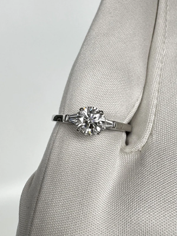 GRAFF Promise Round Diamond 0.7 ct Engagement Ring RGR 0.70 CT 3
