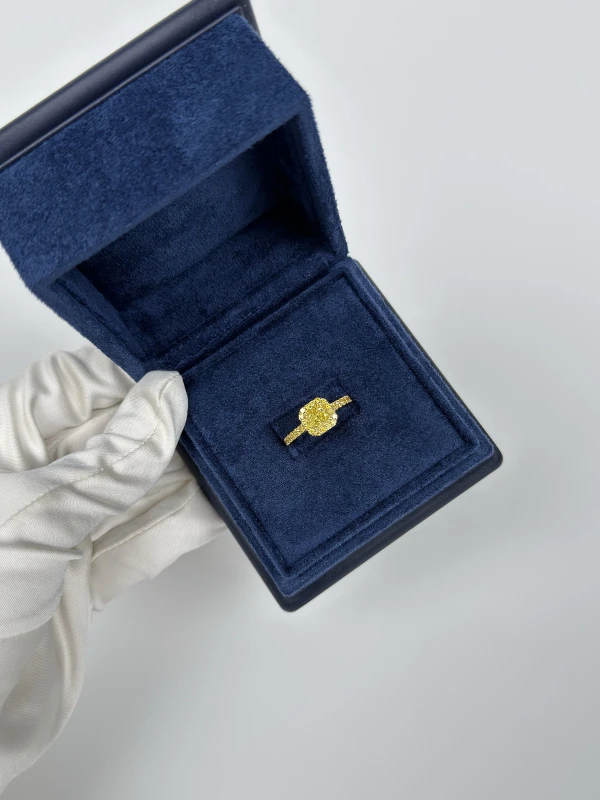 No name RADIANT DIAMOND 1.28 CT FANCY VIVID YELLOW/VS1 RING (GIA) NN1.28 7