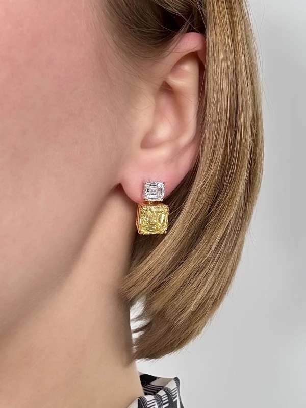Earrings without a brand SQUARE EMERALD 6.34-6.21 CT FANCY YELLOW/VVS2-VS2 EARRINGS (GIA) NN6.34-6.21 CT FY/VVS-VS 2
