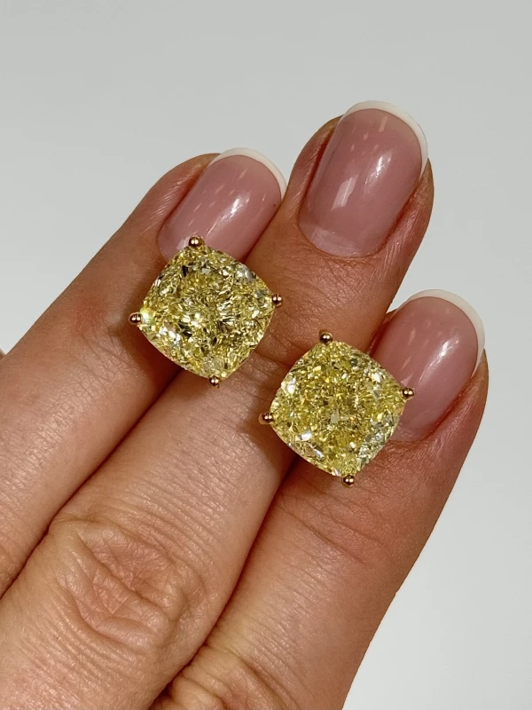 No name CUSHION DIAMOND 10.25 - 10.01 CT FANCY LIGHT YELLOW/VS EARRINGS (GIA) NN10.25-10.01 3