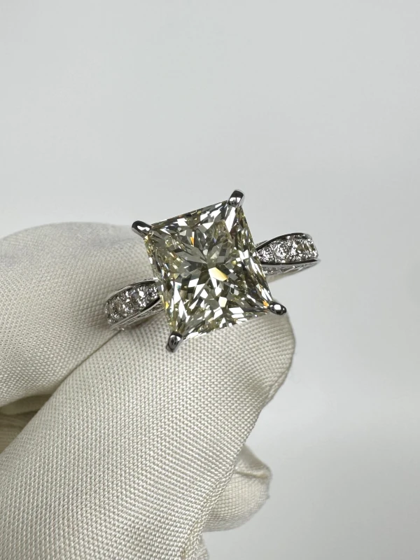 No name PRINCESS DIAMOND 4.02 CT RING (SIZE 53) 7618855 4.02CT 2