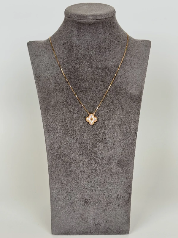 Van Cleef & Arpels Vintage Alhambra Pendant VCARP2R300 4