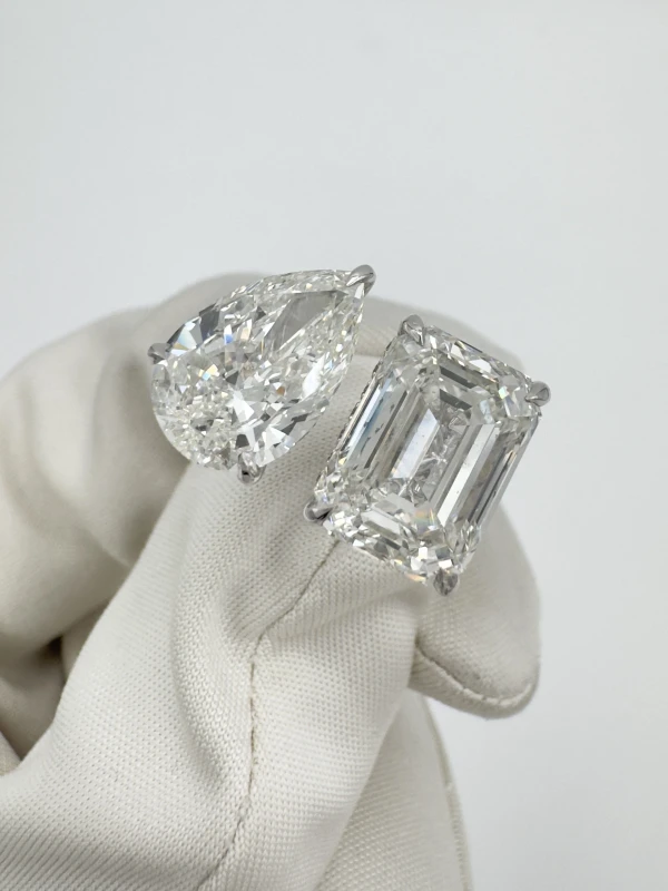 Earrings without a brand EMERALD DIAMOND 5.01 CT & PEAR DIAMOND 3.01 CT RING (GIA) NN5.01-3.01 3