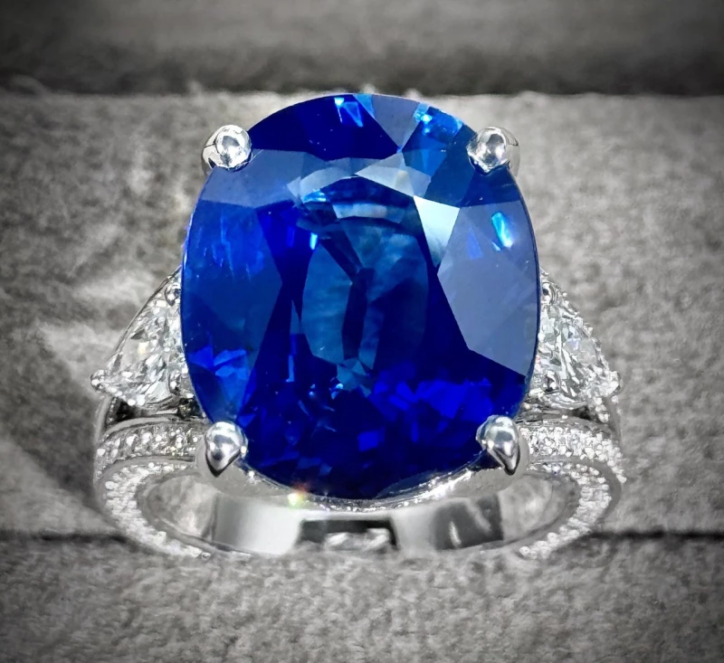 СЕРЬГИ NO NAME SAPHIRE AND DIAMOND RING 15.40 CT VIVID BLUE 15.40 CT VIVID BLUE 4