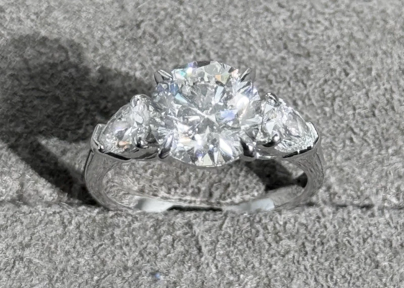 СЕРЬГИ NO NAME С БРИЛЛИАНТОМ 2.05 CT F/SI1 Round 2.05 CT F/SI1 3