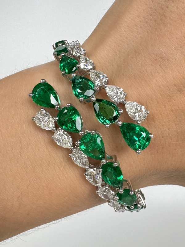 DeRosa PEAR EMERALD 25.93 CT VIVID GREEN & DIAMONDS 11.27 CT BRACELET (GUILD) B979861 4
