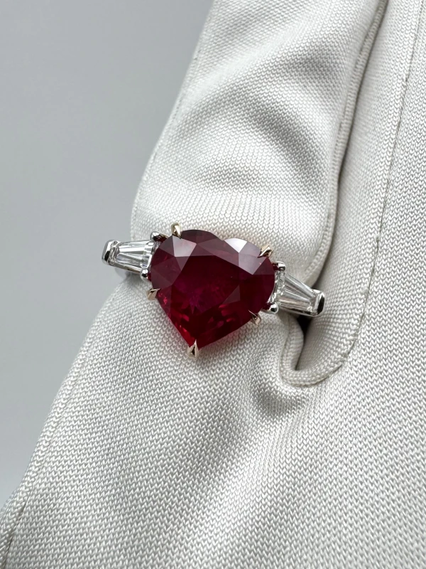 No name HEART RUBY 3.02 CT "PIGEONS BLOOD" RING (GRS) NN3.02CT 3