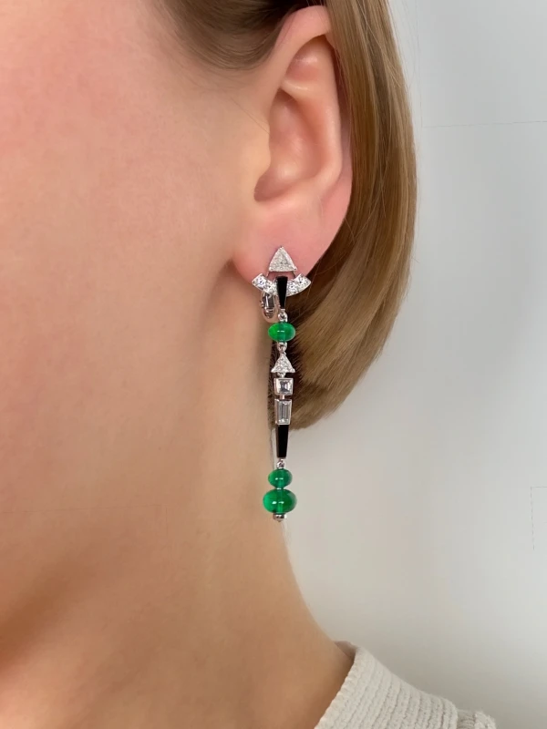 Cartier EN ÉQUILIBRE EARRINGS, EMERALD, PAVED H8001256 2