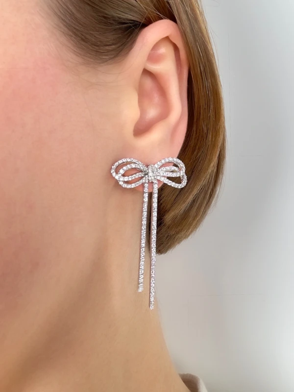 GRAFF Tilda's Bow Diamond Earrings RGE2118 2