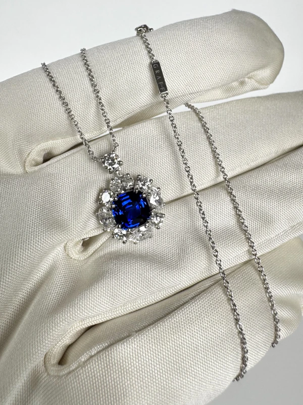 GRAFF Sapphire Cushion Pendant With Multi Shape Diamond Surround RGPsap 3