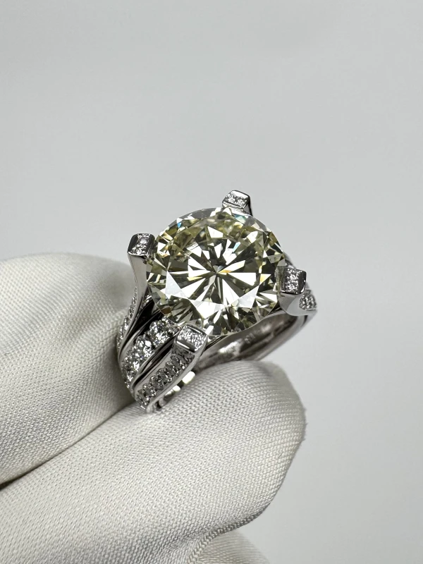 RalfDiamonds ROUND DIAMOND 5.29 CT M/VVS2 RING (SIZE 49) 5.29ct 6