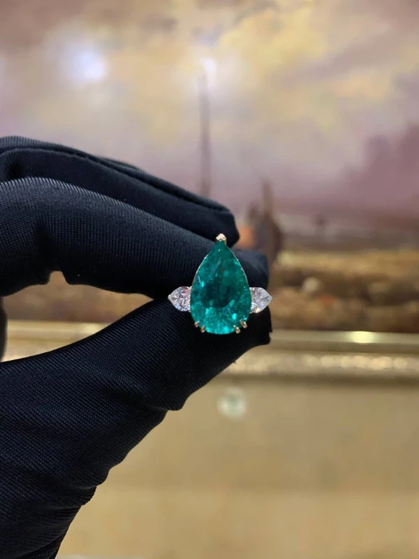 СЕРЬГИ NO NAME КОЛЬЦО С ИЗУМРУДОМ 5.86 CT GREEN COLOMBIA EMERALD 5.86 CT 8