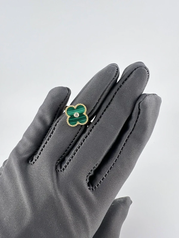 Van Cleef & Arpels VINTAGE ALHAMBRA RING, MALACHITE (SIZE 53) VCARO3QM53 2