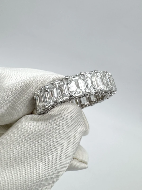 DeRosa ETERNITY EMERALD DIAMOND RING 9.05 CT F-G-H/VVS1-VS2 (GIA) R452903 2
