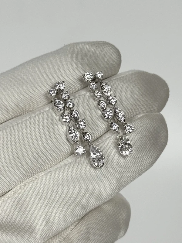 Graff White Gold Pear Shape And Round Diamond Earrings RGE2009 4