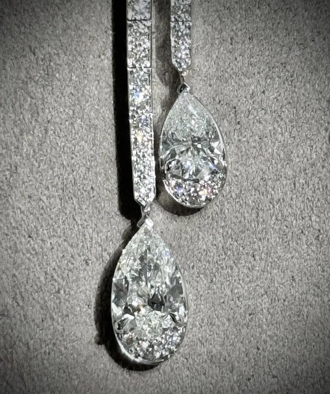 GRAFF Tilda’s Bow Double Pavé Diamond Drop Necklace RGN595 4