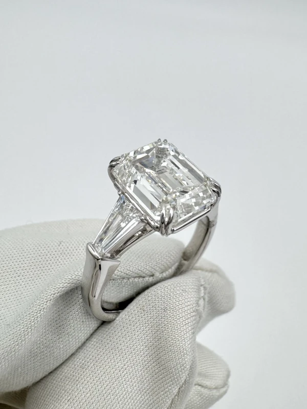 Earrings without a brand EMERALD DIAMOND 5.01 CT G/VS2 RING (GIA) NN5.01G 3