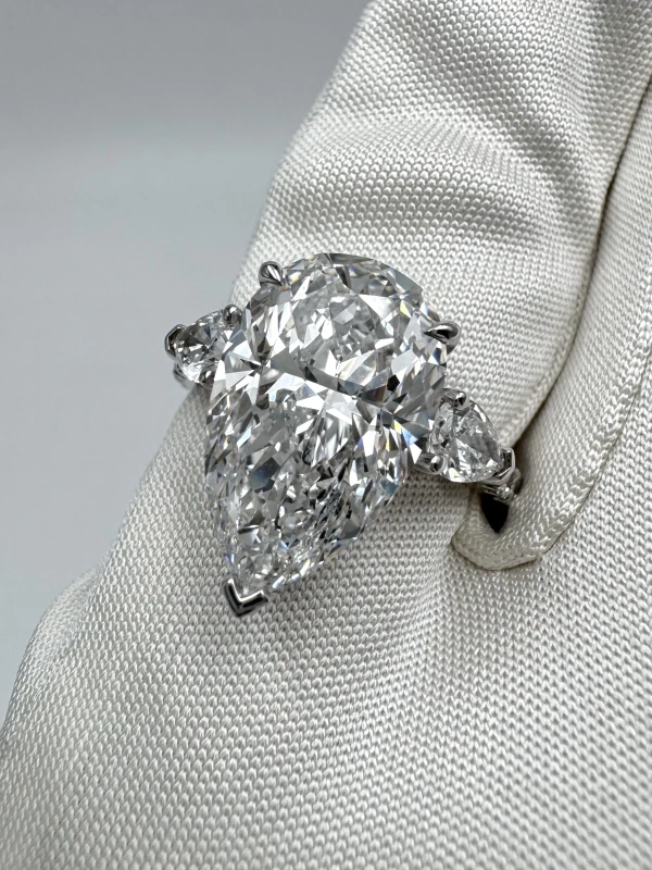 Earrings without a brand PEAR DIAMOND 5.04 CT E/FLAWLESS RING (GIA) EXEX 419-5.04 5
