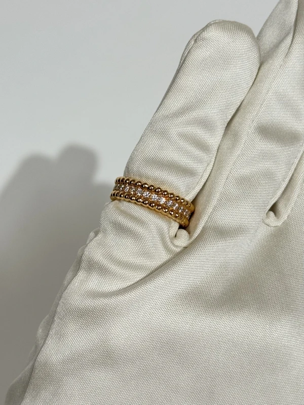 Van Cleef & Arpels PERLÉE DIAMONDS RING, 1 ROW VCARP4E300 3