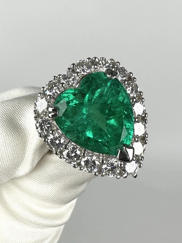 Earrings without a brand КОЛЬЦО С ИЗУМРУДОМ 10.23CT VIVID GREEN COLOMBIA GRS 10.23ct vivid 5