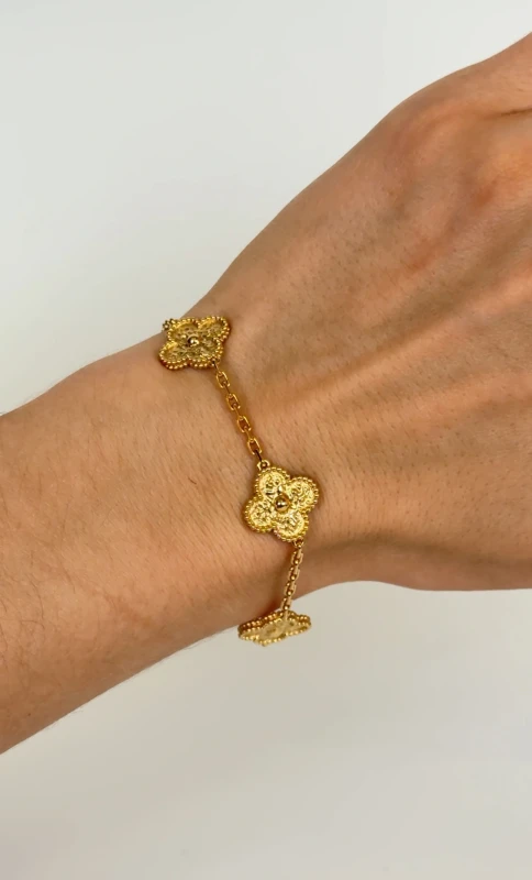 Van Cleef & Arpels VINTAGE ALHAMBRA BRACELET, 5 MOTIFS VCARO1IE00 2