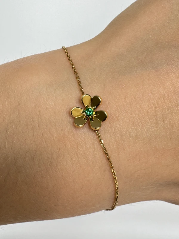 Van Cleef & Arpels Frivole bracelet, mini model VCARP7SC00 4