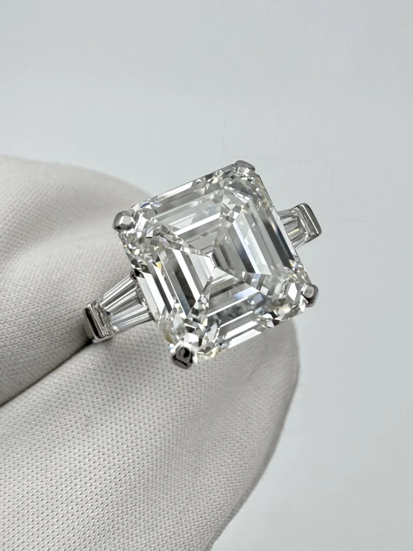 GRAFF ASSCHER CUT DIAMOND 5.58 CT I/INTERNALLY FLAWLESS RING (SIZE 51) GIA EXEX GR5.58CT 2
