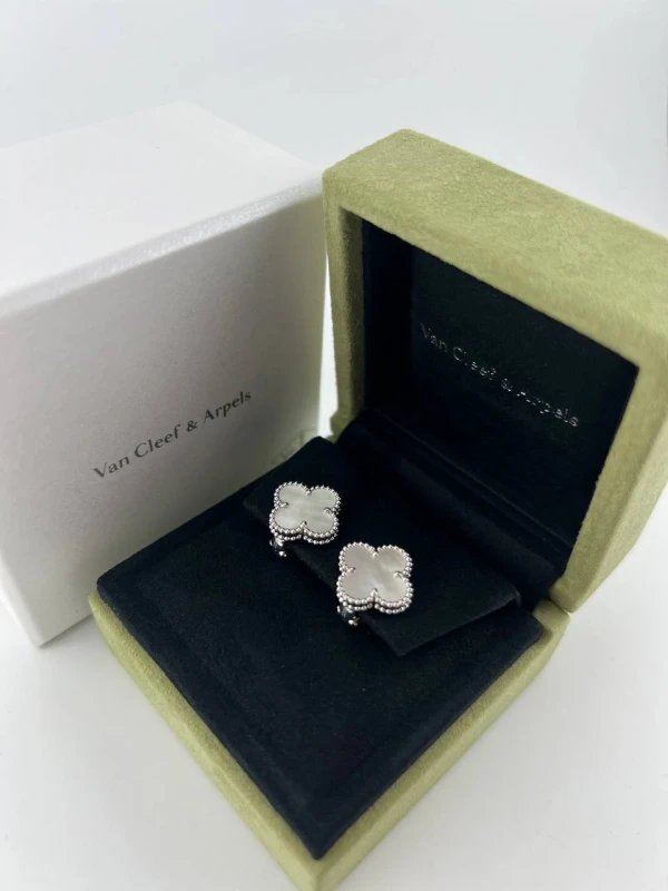 Van Cleef & Arpels VINTAGE ALHAMBRA EARRINGS VCARF48600 3