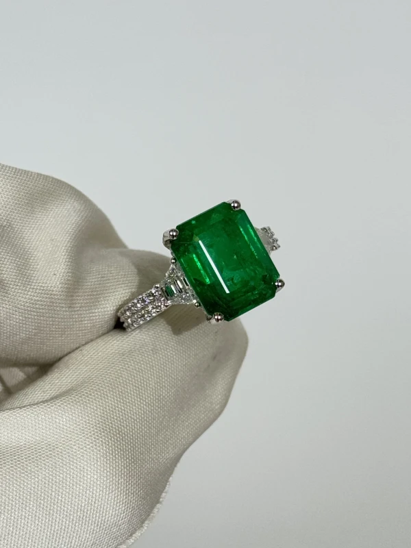 Verdi Jewellery КОЛЬЦО С ИЗУМРУДОМ 7.72 CT A17A 3