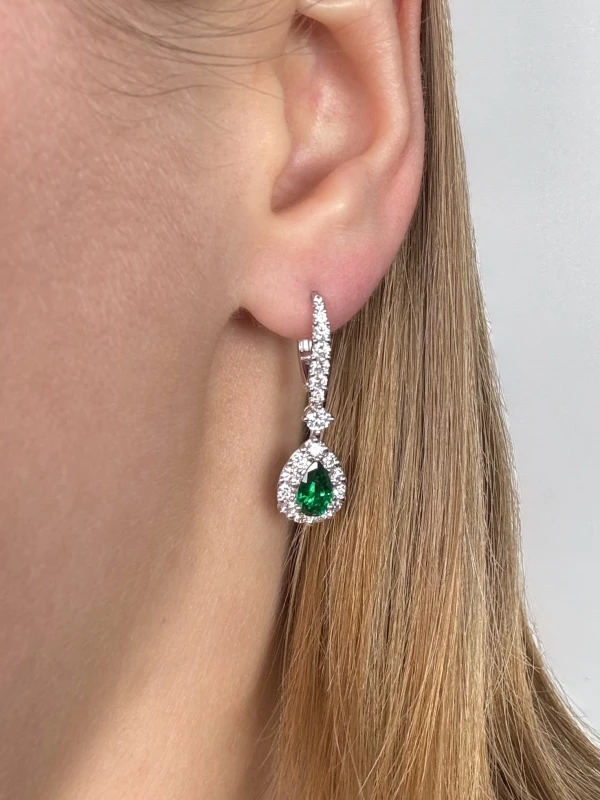 Graff PEAR EMERALD ICON EARRINGS 0.52-0.52 CT WHITH DIAMONDS PAVE RGE1830EM 2