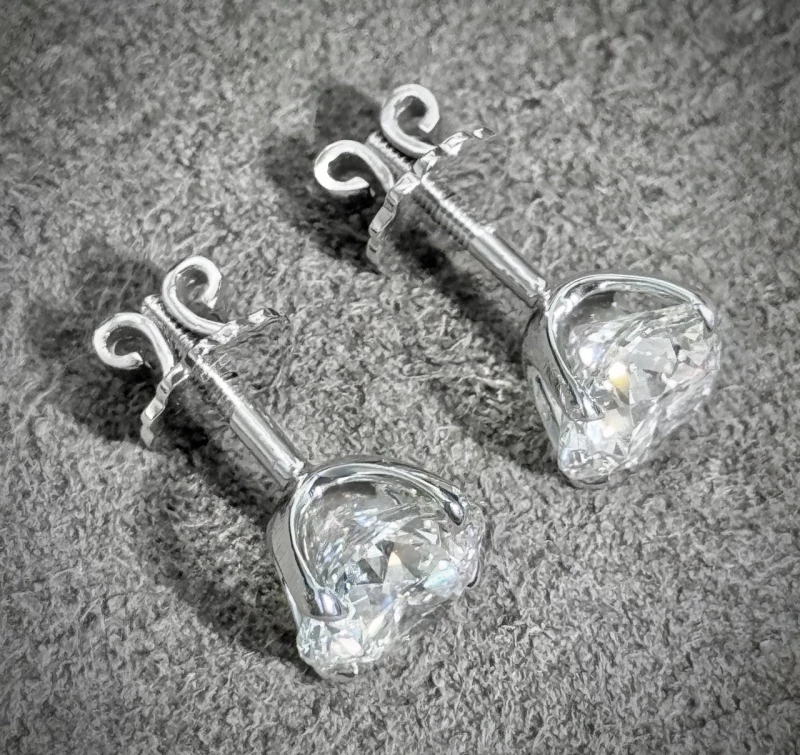 Earrings without a brand ROUND DIAMOND STUD 2.01 - 2.01 CT H/VS1 (GIA) 2.01 - 2.01 CT H/VS1 7