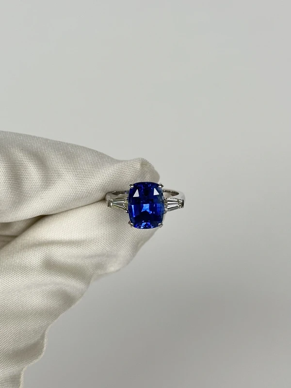 DeRosa CLASSIC SAPPHIRE 5.23 CT & DIAMOND RING R453576 2