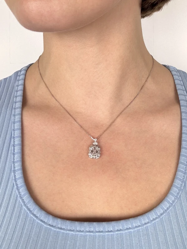 No name EMERALD CUT DIAMOND D/INTERNALLY FLAWLESS PENDANT (GIA) 518832 2.01 D/IF 2