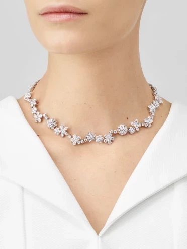 Van Cleef & Arpels. Folie des Prés necklace VCARP05E00 1