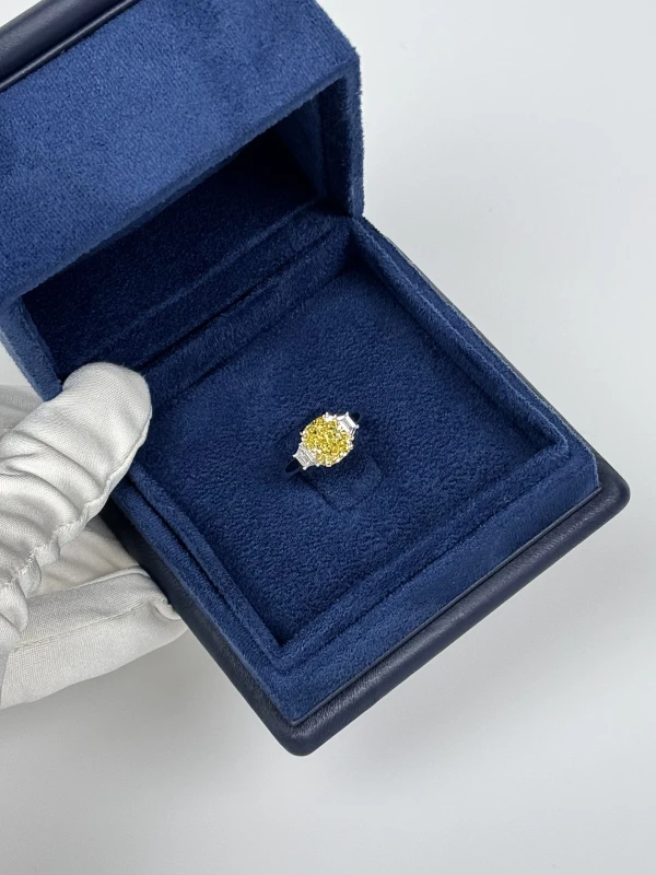 СЕРЬГИ NO NAME CUSHION DIAMOND 3.46 CT FANCY INTENSE YELLOW/VVS2 RING (GIA) NN3.46CT 6