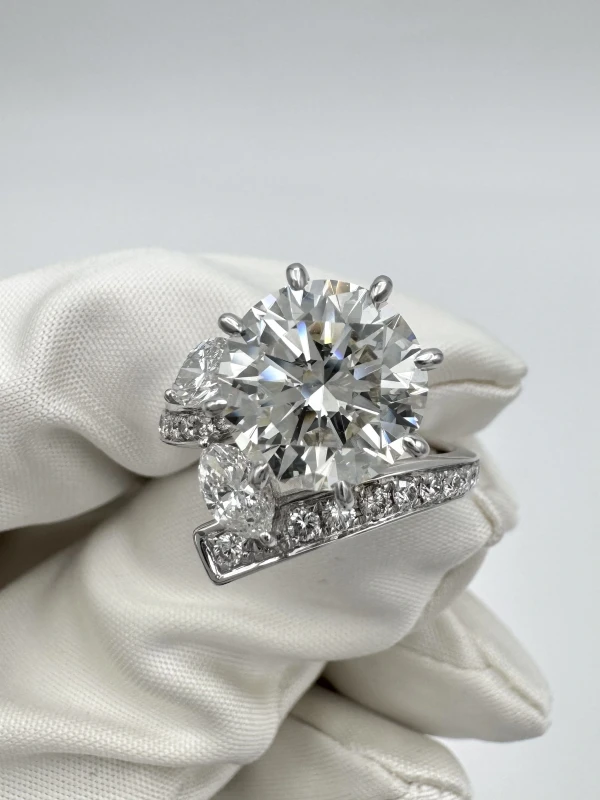 СЕРЬГИ NO NAME ROUND DIAMOND 4.03 CT K/SI1 RING (GIA) NN4.03 CT K/SI1 2