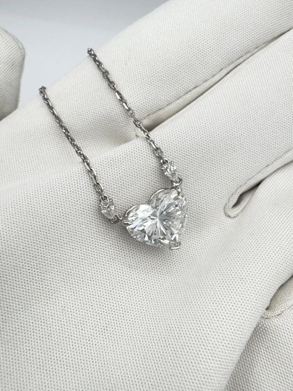 СЕРЬГИ NO NAME HEART DIAMOND 3.07 CT G/VS1 PENDANT (GIA) NN3.07G/VS1 3