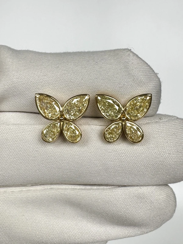 DeRosa Butterfly Diamond 3.91 ct Fancy Light Yellow Earrings E684797 3