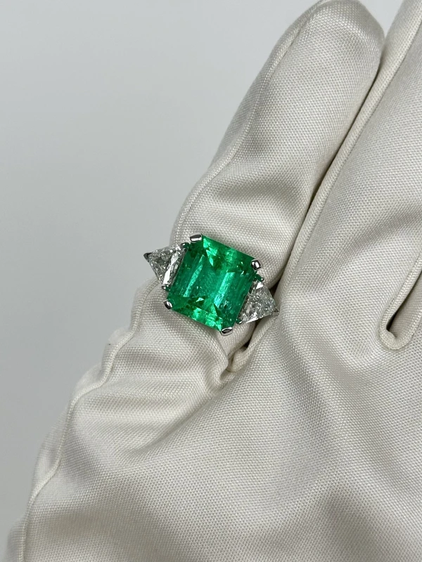 СЕРЬГИ NO NAME EMERALD 6.46 CT GREEN RING (SIZE 50) NN6.46 5
