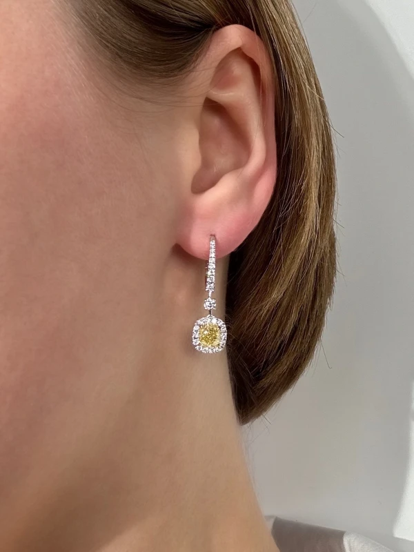 DeRosa CUSHION DIAMOND 1.00 - 1.01 CT FANCY LIGHT YELLOW/VVS-VS EARRINGS (GIA) E261576 2