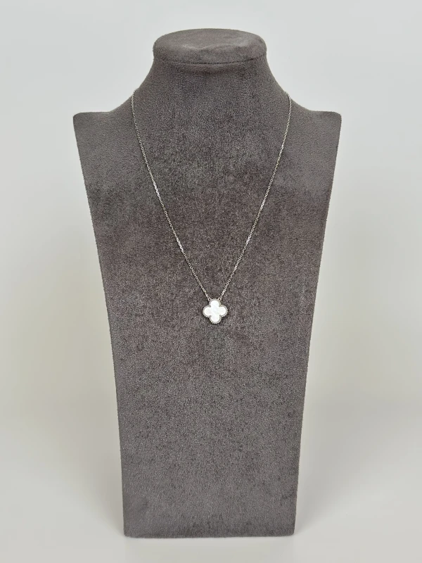 Van Cleef & Arpels VINTAGE ALHAMBRA PENDANT VCARF48700 2