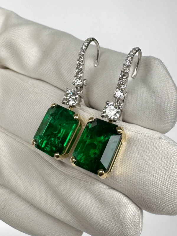 DeRosa Emerald 6.02 - 5.43 ct Vivid Green Earrings (GRS) E929727 5