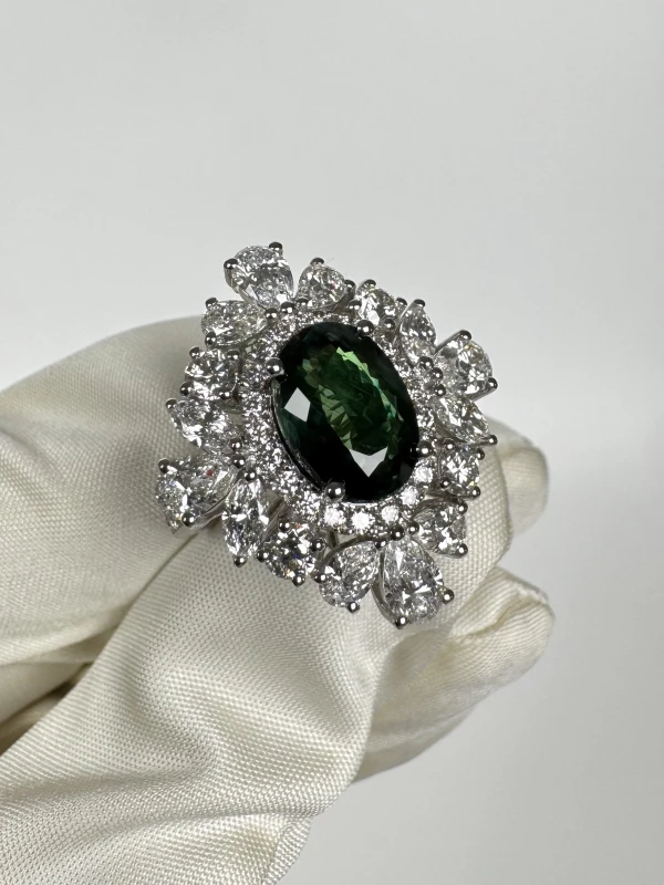 No name BLUISH-GREEN—PURPLISH-PINK ALEXANDRITE 4.12 CT, INDIA, TRANSFORMER RING (GRS) A4.12ct 7