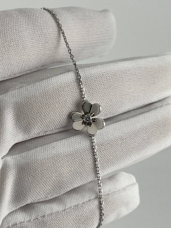 Van Cleef & Arpels FRIVOLE BRACELET, MINI MODEL VCARP0J500 5