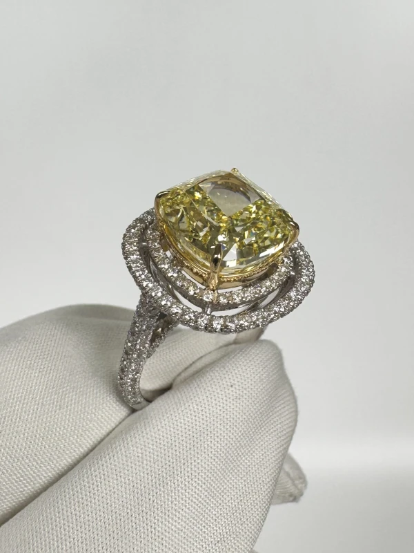 No name CUSHION DIAMOND 8.01 CT FANCY YELLOW/VS2 RING (GIA) 218844 3