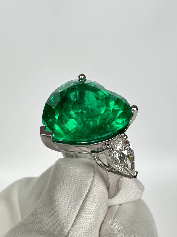 Earrings without a brand COLOMBIA EMERALD 18.13 CT VIVID GREEN RING (PLATINUM GRS, GUBELIN) EM 18.13CT 3