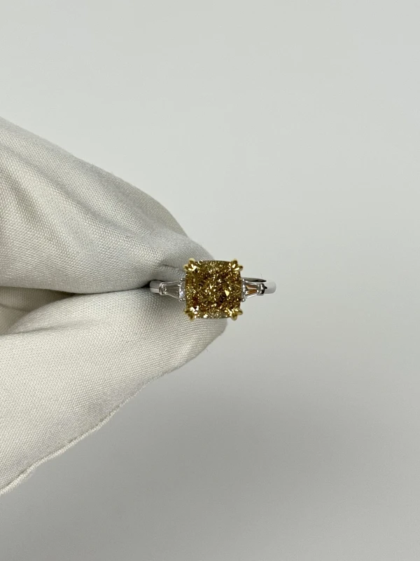 СЕРЬГИ NO NAME CUSHION DIAMOND 4.05 CT FBY/SI1 RING (GIA) NN4.05CT FBY/SI1 (GIA) 2