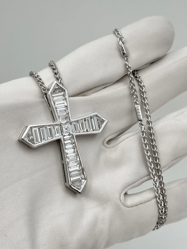 Graff BAGUETTE CUT DIAMOND CROSS PENDANT RGP 9.78 4