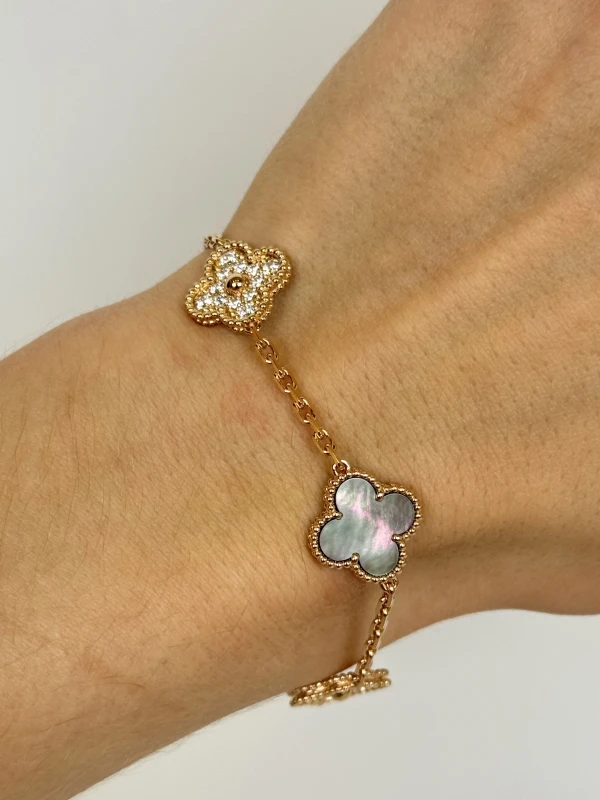 Van Cleef & Arpels. VINTAGE ALHAMBRA 5 MOTIFS. PINK GOLD VCARP2R100 4