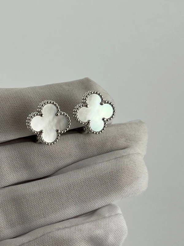 Van Cleef & Arpels VINTAGE ALHAMBRA EARRINGS VCARF48600 4